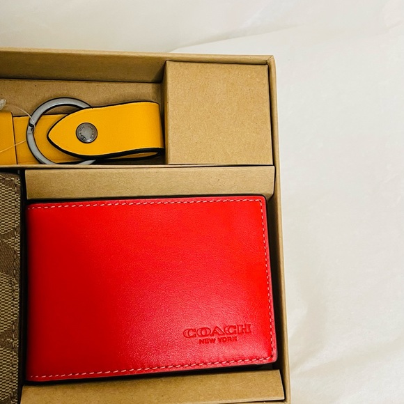 NWT Coach Men’s 3 in-1 Khaki Red Wallet boxed Gift set - Picture 6 of 11